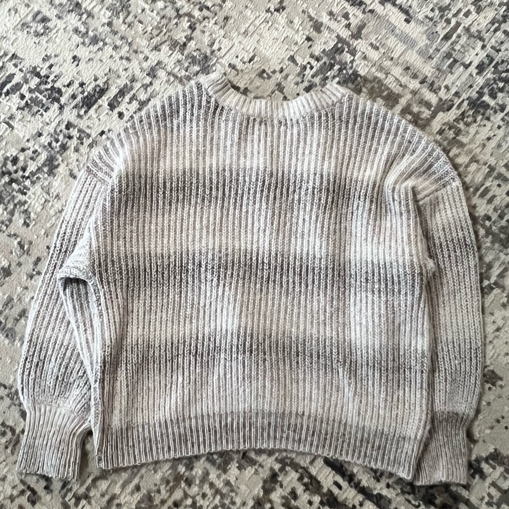 Universal Thread Gray Sweater - Picture 4 of 4